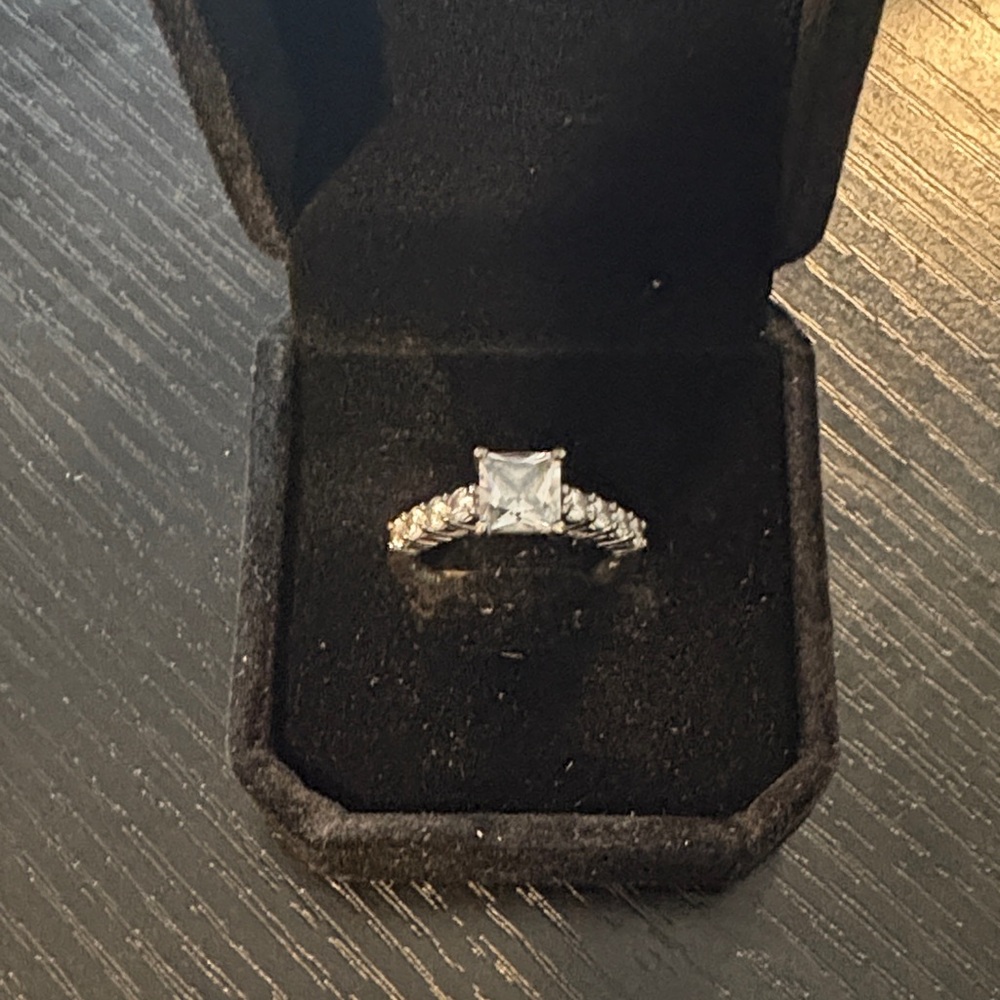 Silver ring with CZ stones size 7
